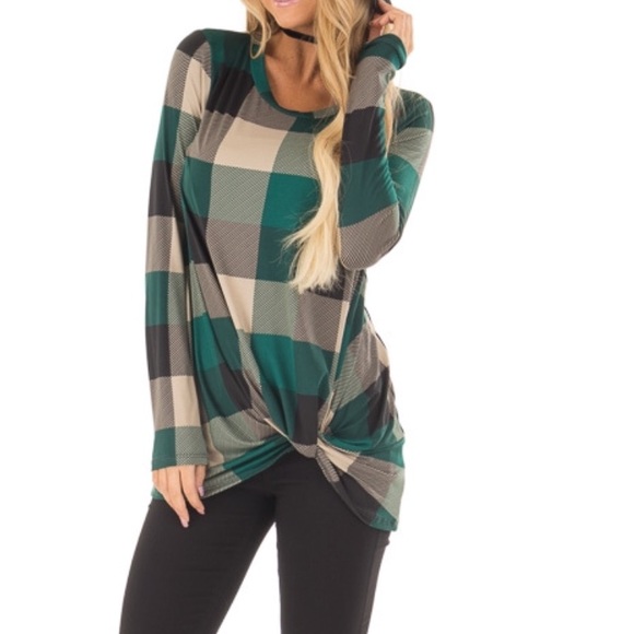 🚨SALE🚨Soft Green Plaid Long Sleeve Top - Picture 2 of 6